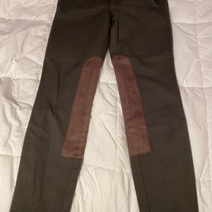 Women’s riding pants breaches